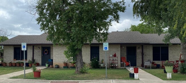 Photo - 1200 Meadow Park Ln