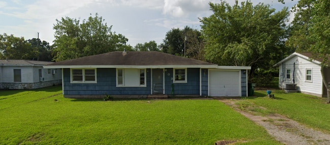 Front of home. - 603 Wisteria St