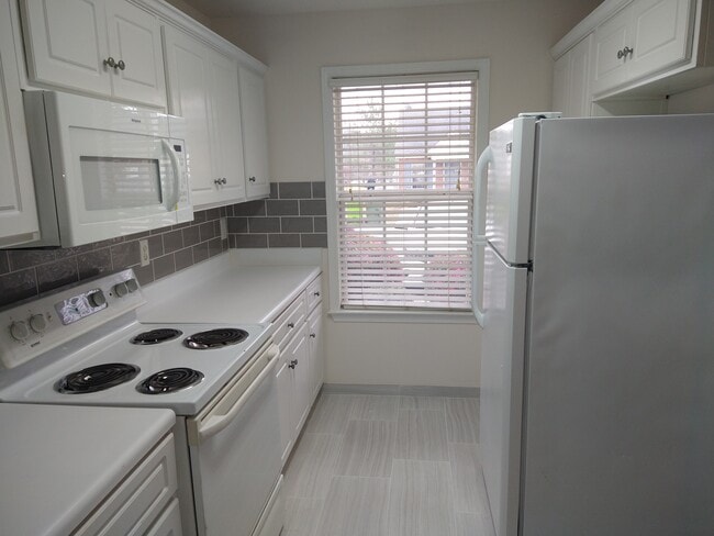 Photo - 162 Crestland Dr