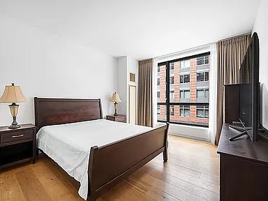 Building Photo - 540 W 28th St Rental