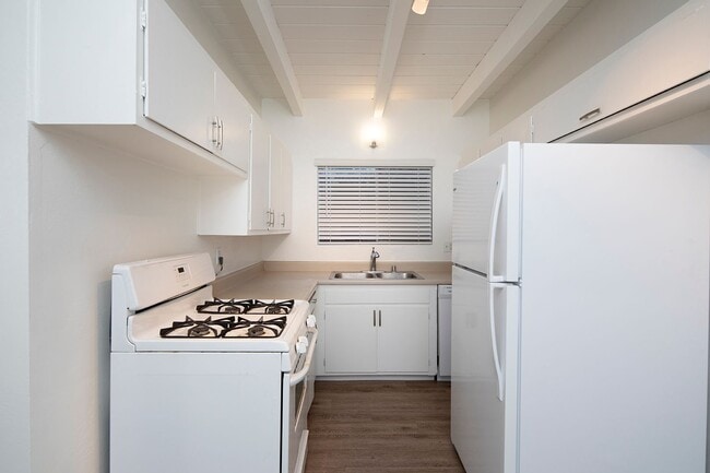 Photo - 3660-3660 Princeton Ave Unidad 3660