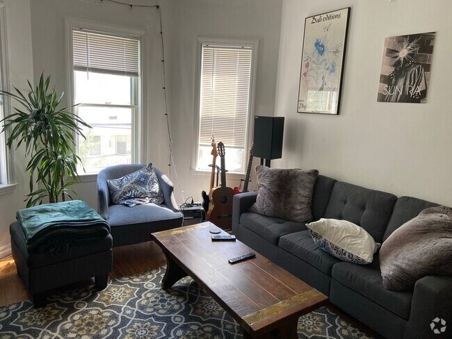 Building Photo - 26 Haskell St Unit 1 Rental