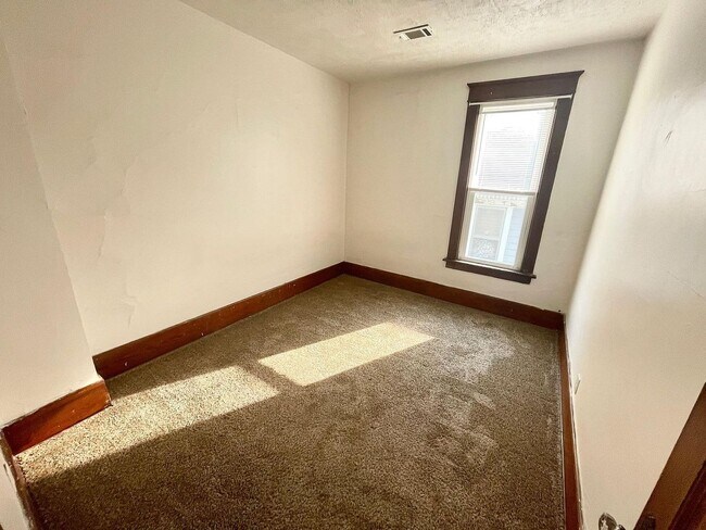 Photo - 214 E 10th St Unidad 3