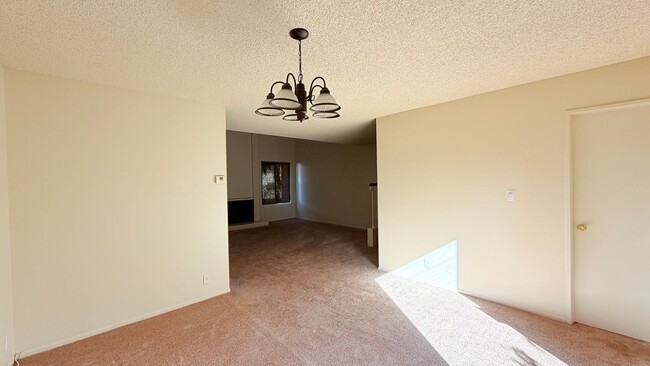 Photo - 1092 Melrose Ave