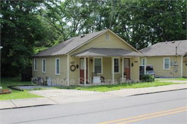 Photo - 405 Granbury St