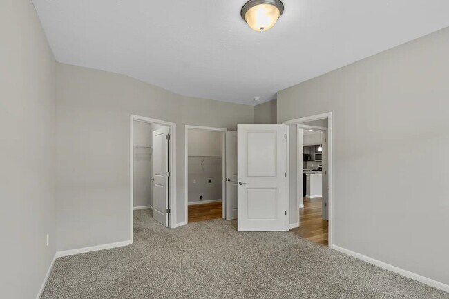 Photo - 239 Landon Ct