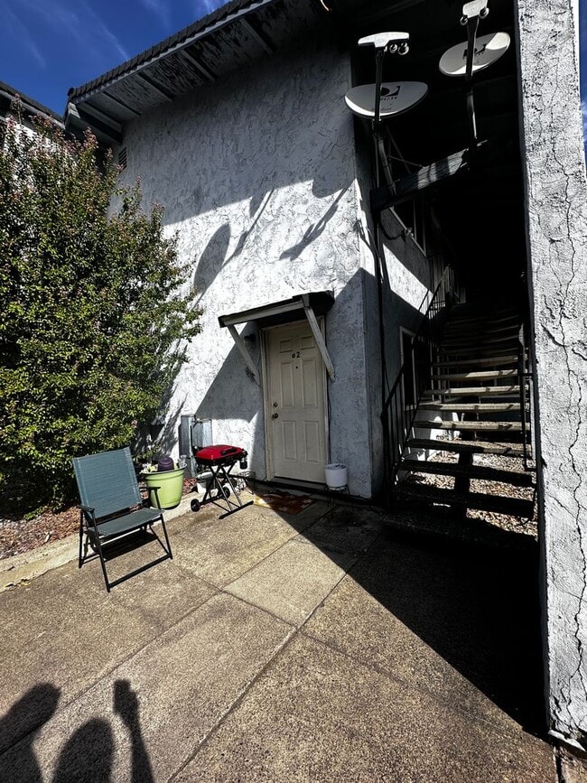 Photo - 2056 Victor Ave Unit B-2