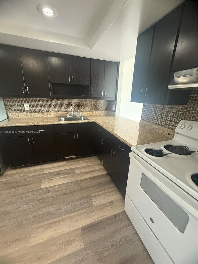 Photo - 1351 NE Miami Gardens Dr Unit 421E