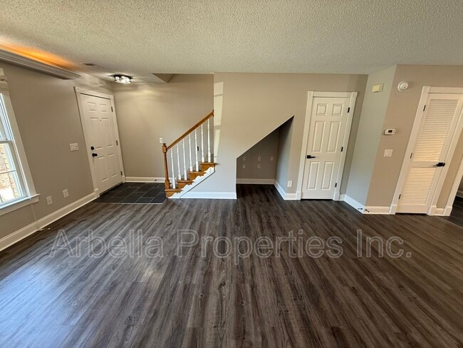 Photo - 1735 Blakewood Ct