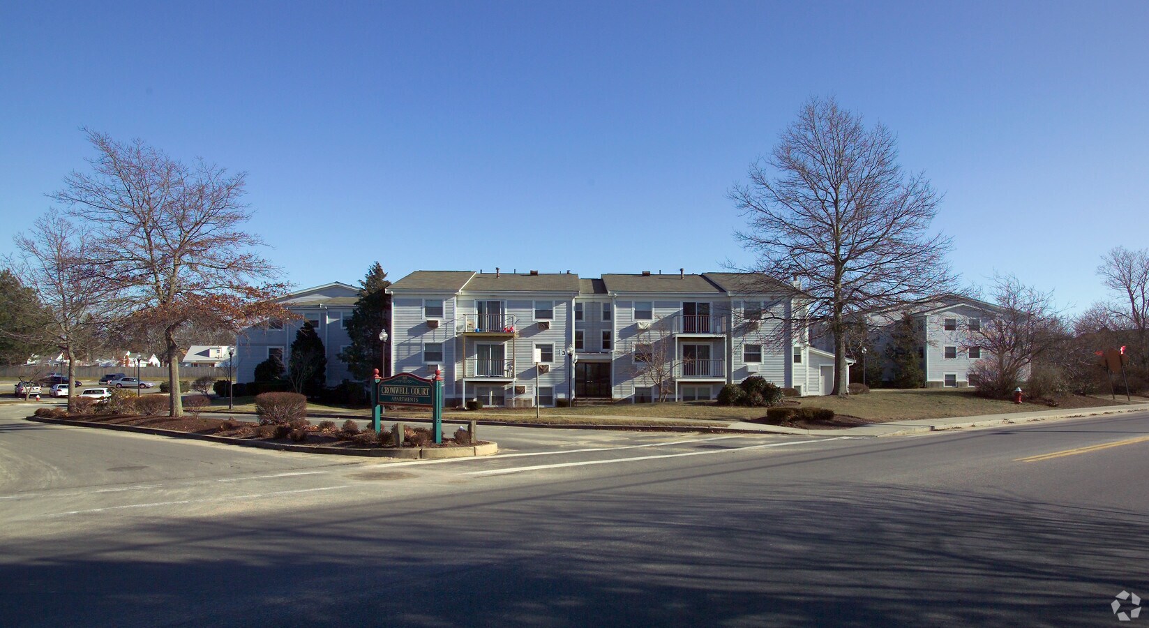 Cromwell Court - Cromwell Court Apartments