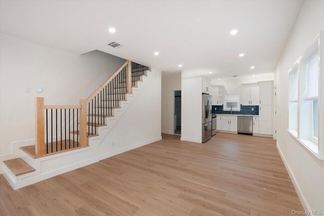 Photo - 38 S Front St