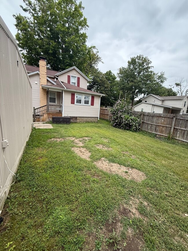 107 S Berrien St