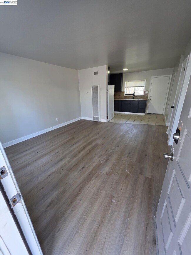 Photo - 20331 Concord Ave