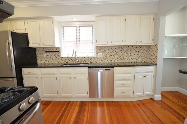 Photo - 61 Tainter St