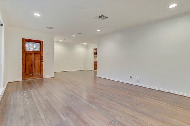 Photo - 5438 Briarbend Dr