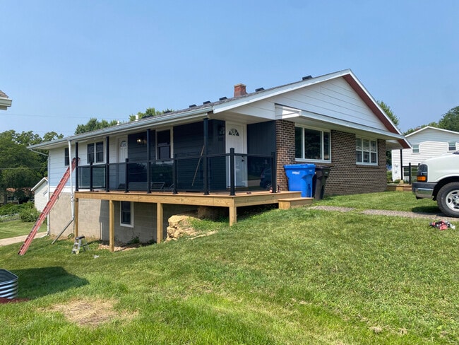Building Photo - 105-107 Ridge Dr Rental