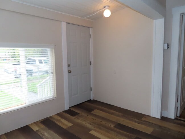 Photo - Quaint 2 Bed/ 1 Bath Home In Desirable Springfield !