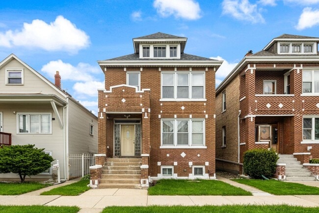 Building Photo - 4749 S Keeler Ave Unit 2