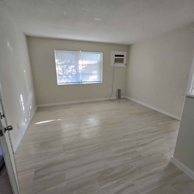 Photo - 1720 NE 62nd St Unit 2