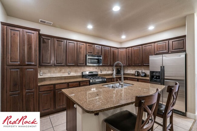 Photo - 3 Bedroom Furnished Home in Hidden Valley ...