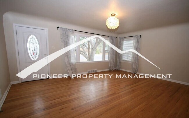 Photo - Adorable neighborhood, Updated Main-Level Living in Ivywild, 3BR/2BA, 1 Car Garage and Enclosed Yard