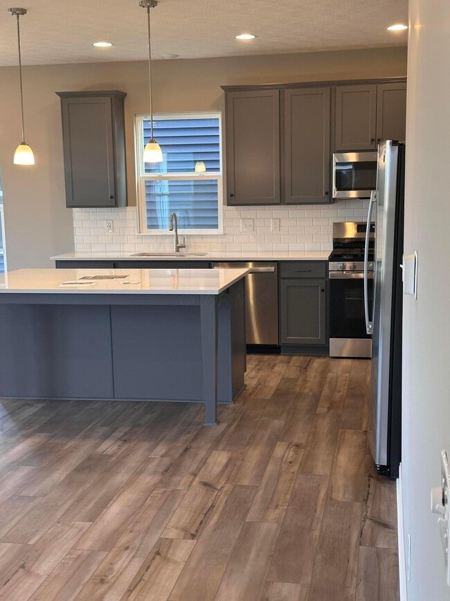 Photo - 2027 Aerotrain Ct N