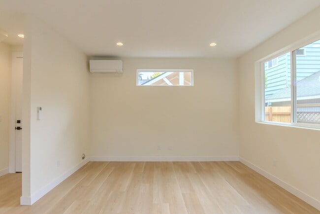 Photo - 2Bd/2.25Ba Seattle Home