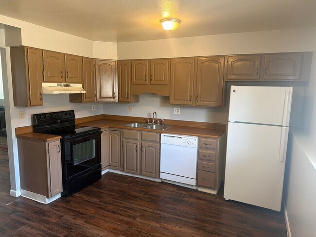 Building Photo - 4469 E Pikes Peak Ave Unit 4469