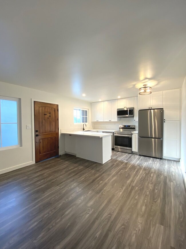 Building Photo - 609 W Junipero St Rental