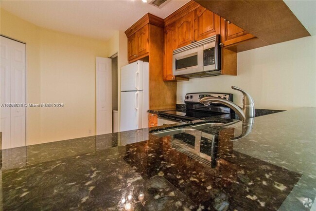 Building Photo - 1155 Coral Club Dr Unit 1155 Rental
