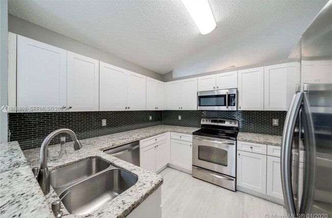 Photo - 20421 SW 1st St