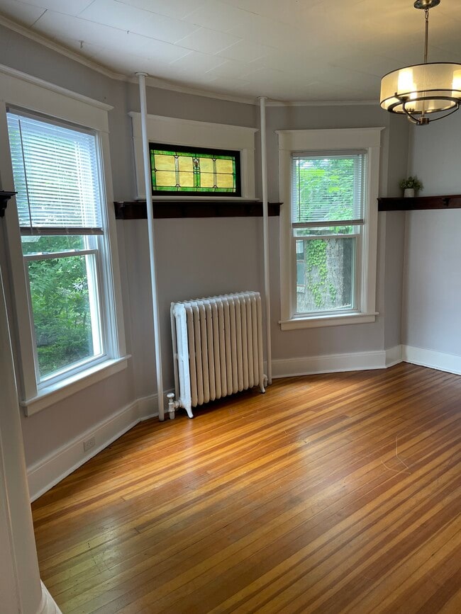 Photo - 52 Grove Ave Unit 52 Grove Ave 1st floor