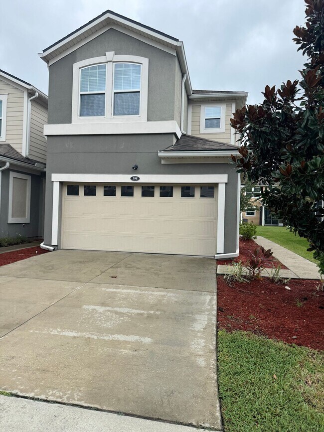 Building Photo - Townhome in St. Johns