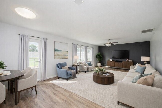 Photo - 2534 Halstead Dr