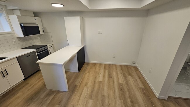 Photo - 11837-11840 40 St NW Unit 11837 BSMT