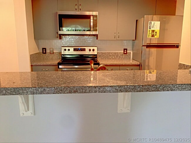 Building Photo - 160 Yacht Club Way Unit 210