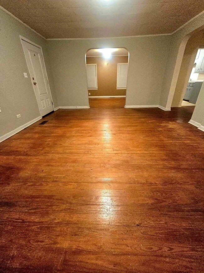 3 bedroom & 1 bath located in Southside - 3 bedroom & 1 bath located in Southside Casa