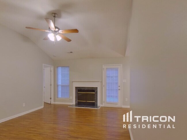 Photo - 8523 Lockerbie Ln