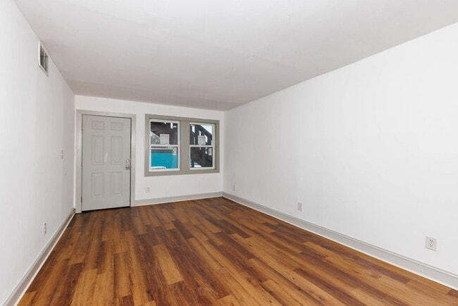 Photo - 2 Bedroom near downtown Birmingham Unit 2