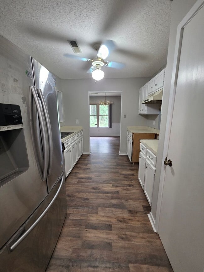Photo - 1008 Creekside Wy