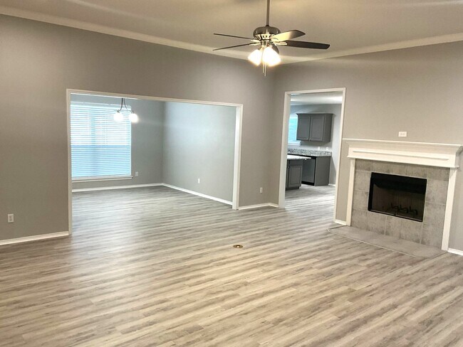 Photo - 708 Ridgehill Dr
