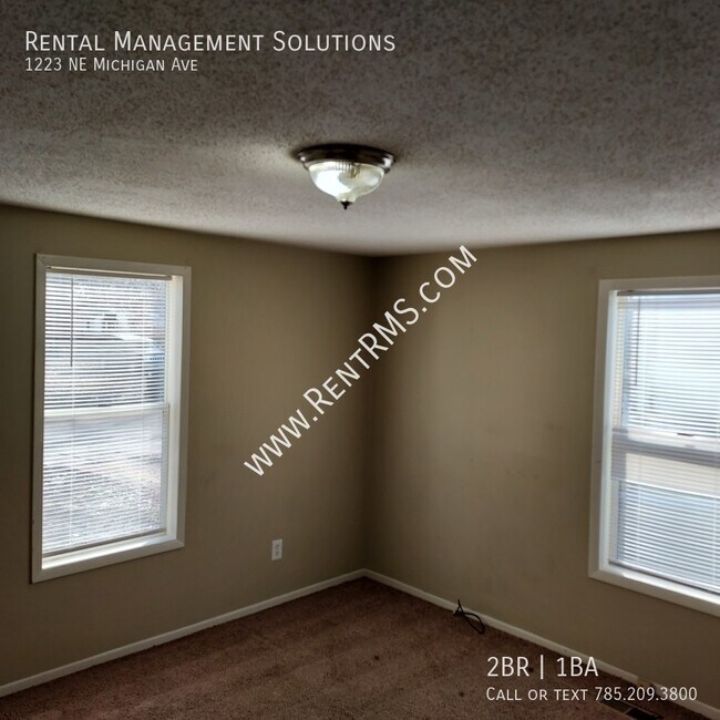 *OAKLAND AREA* 1223 NE Michigan Ave 2 BED... Rental House Rental in Topeka, KS