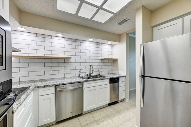 Photo - 921 Marine Dr Unit 110