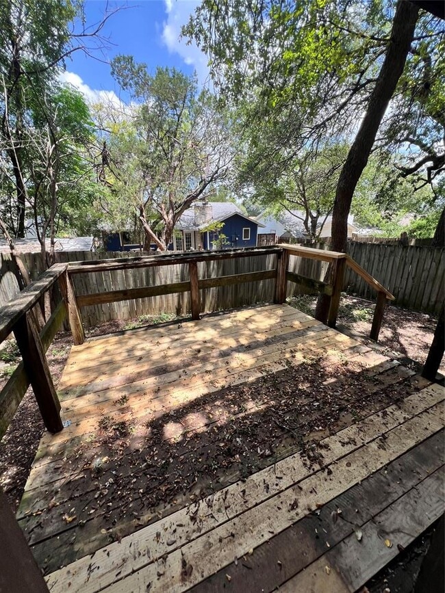 Photo - 1006 Milford Way