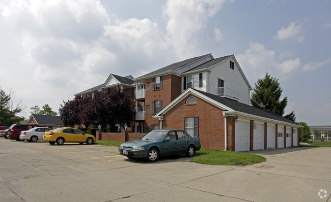Apartments on Ivy Pointe Blvd - Apartments on Ivy Pointe Blvd