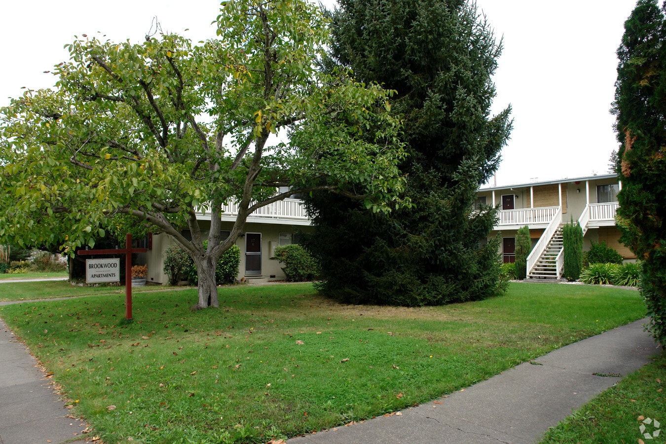 Photo - 220-248 Brookwood Ave