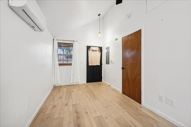 Photo - 1307 W St