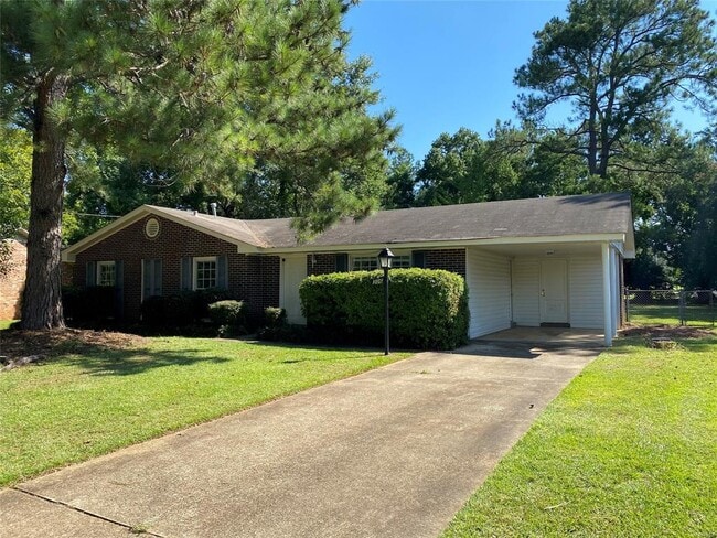 Photo - 306 Oakwild Dr