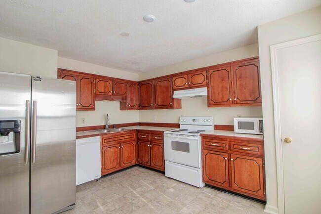 Photo - 2004 Tynewood Dr