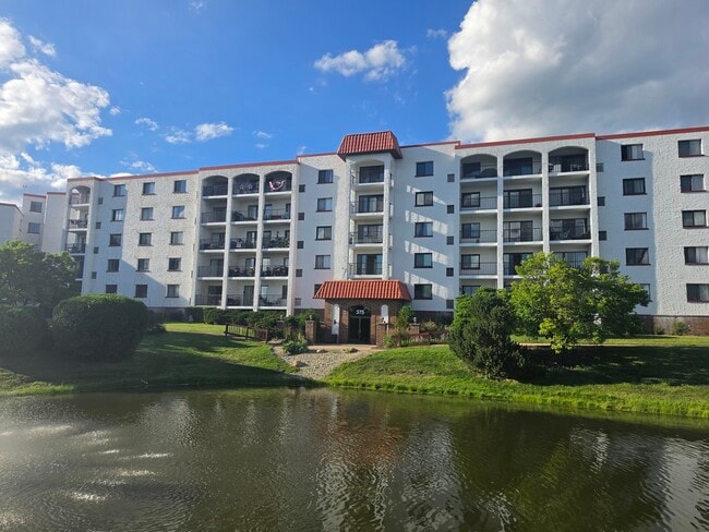 Building Photo - 375 Plum Creek Dr Unit 103